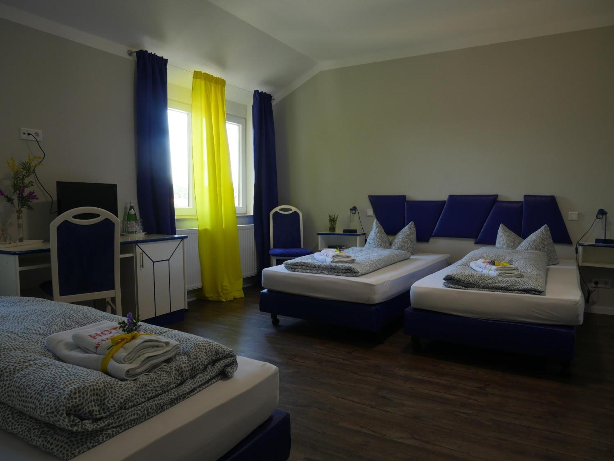 Hotel & Ristorante Positano Radeburg Экстерьер фото