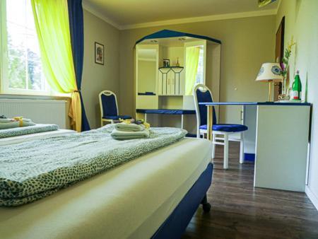 Hotel & Ristorante Positano Radeburg Экстерьер фото
